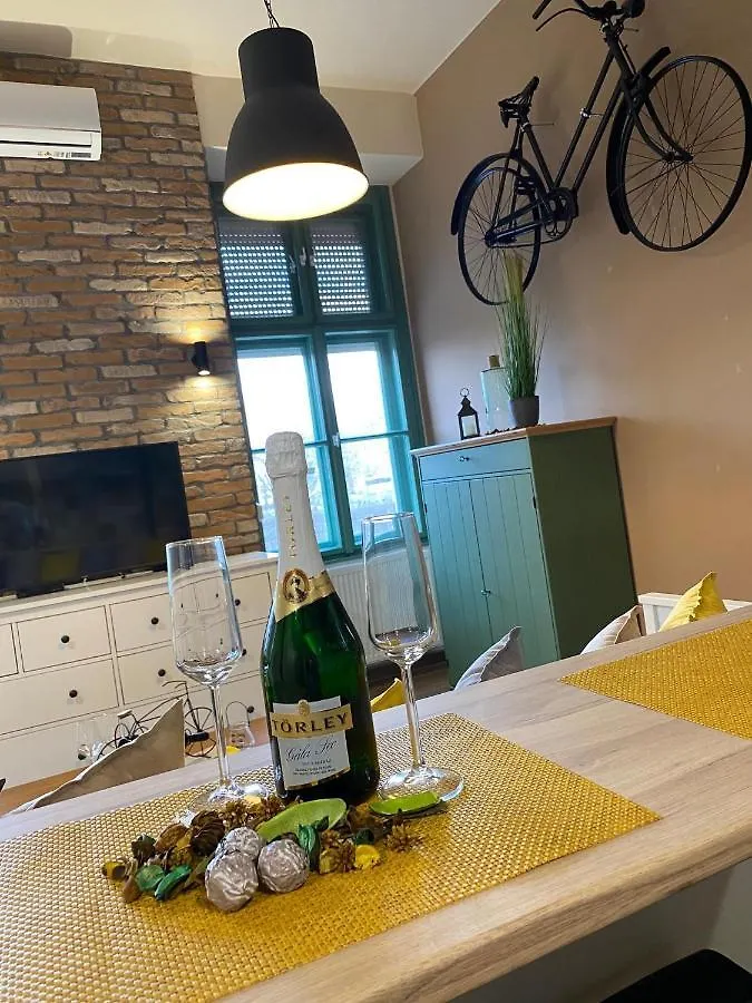 Pedal Apartman Szeged City Apartment